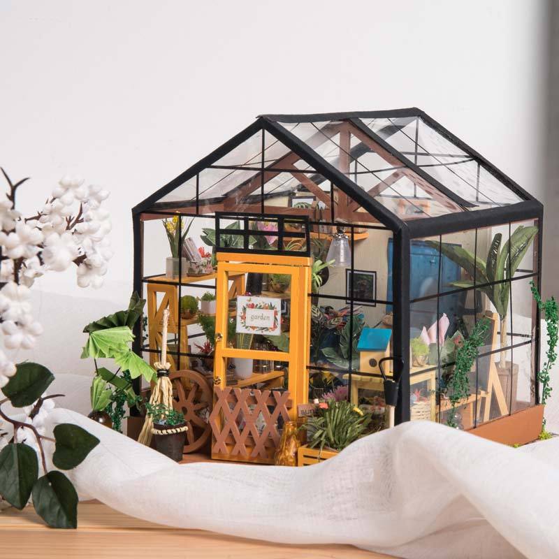 Cathy's Miniature Greenhouse